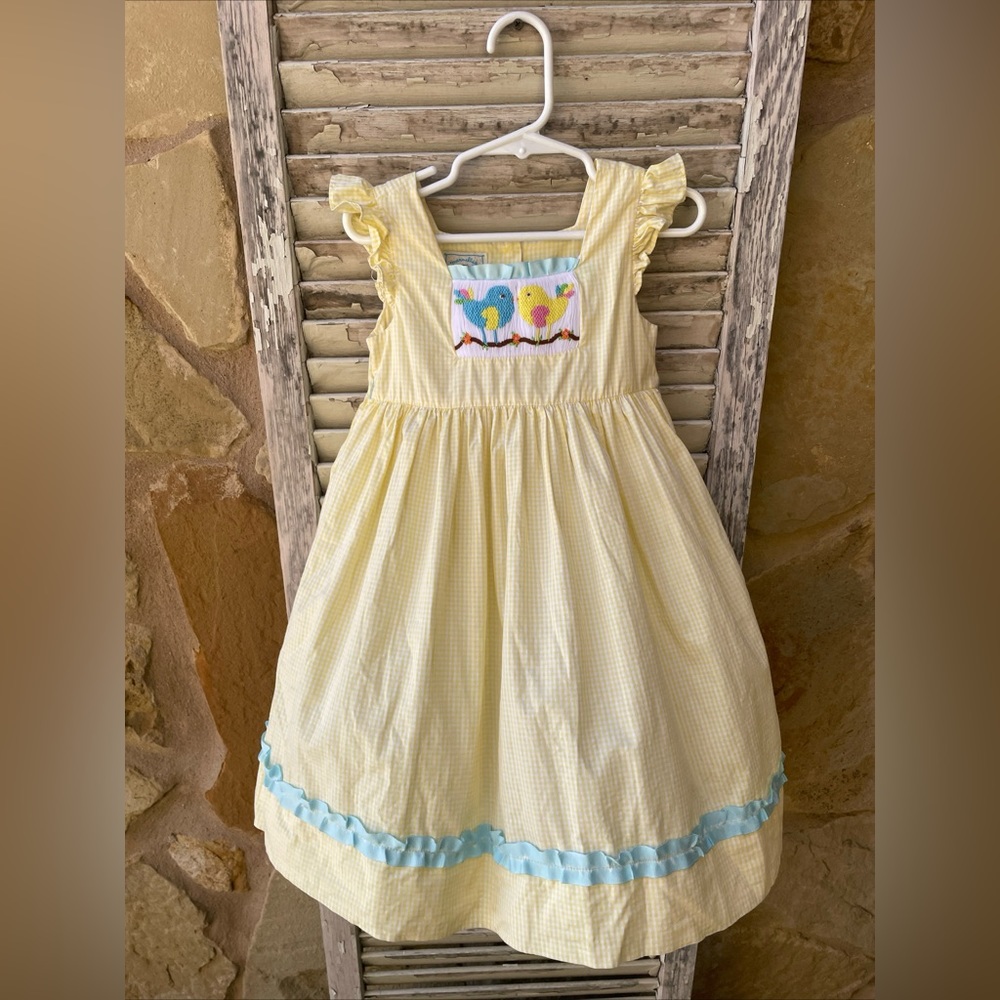 Marmellata Easter/spring/ yellow bird dress girl size 3 Smocked.